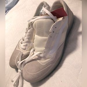 Never used vans ultimate waffle white size 9